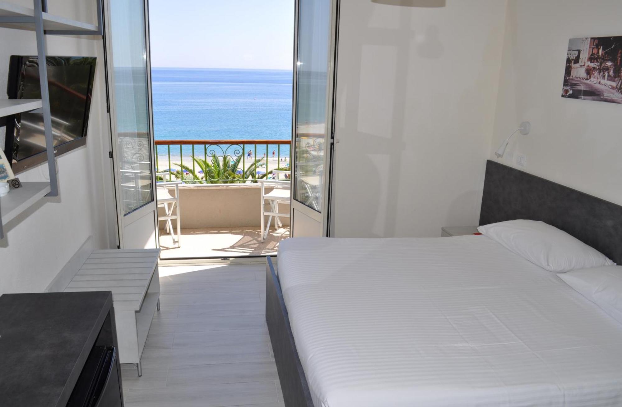 Hotel Boncardo Finale Ligure Eksteriør bilde