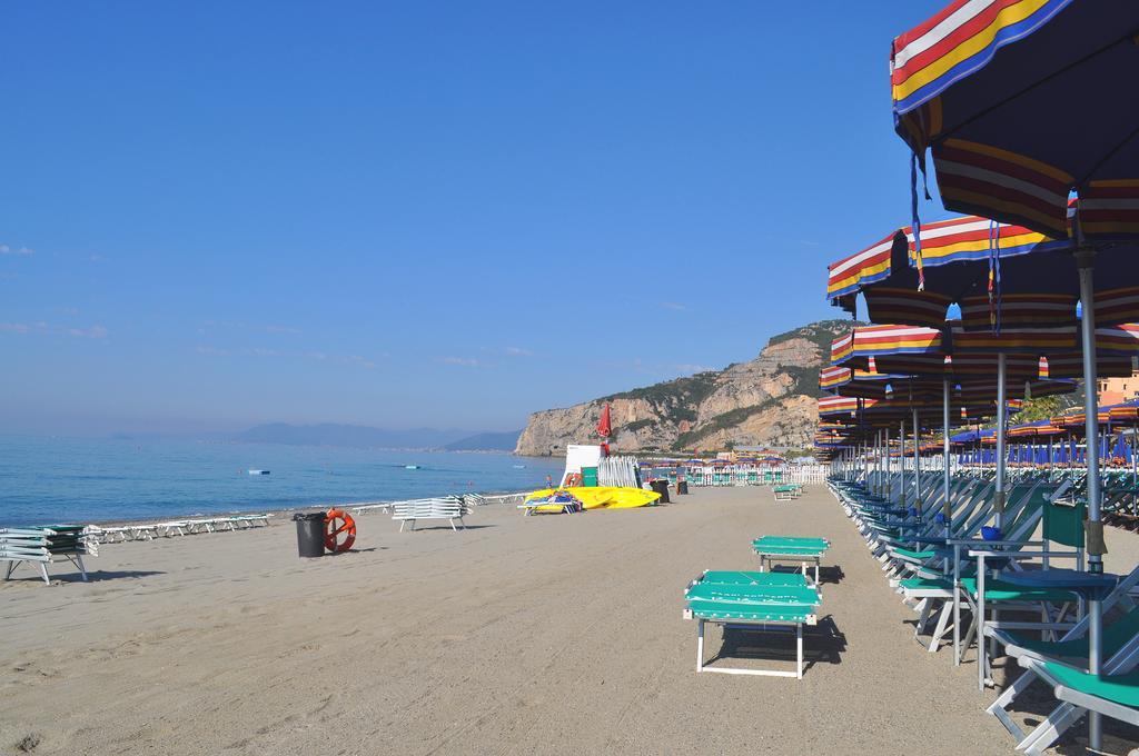 Hotel Boncardo Finale Ligure Eksteriør bilde