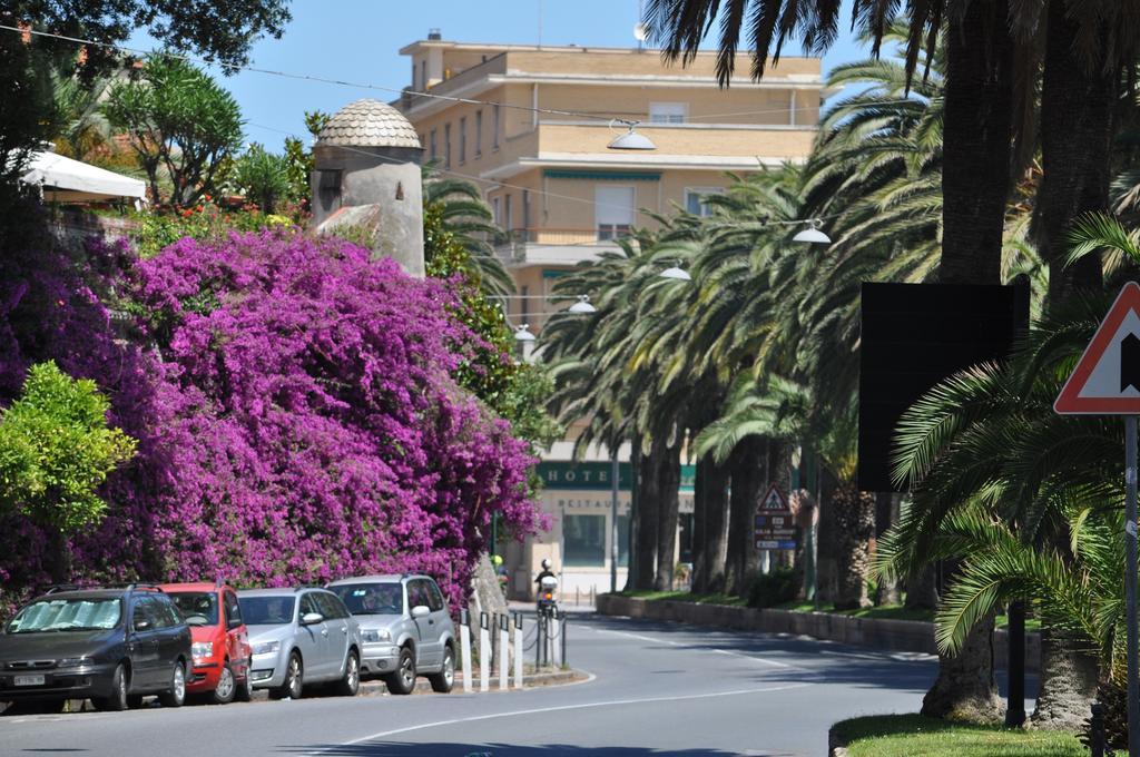 Hotel Boncardo Finale Ligure Eksteriør bilde