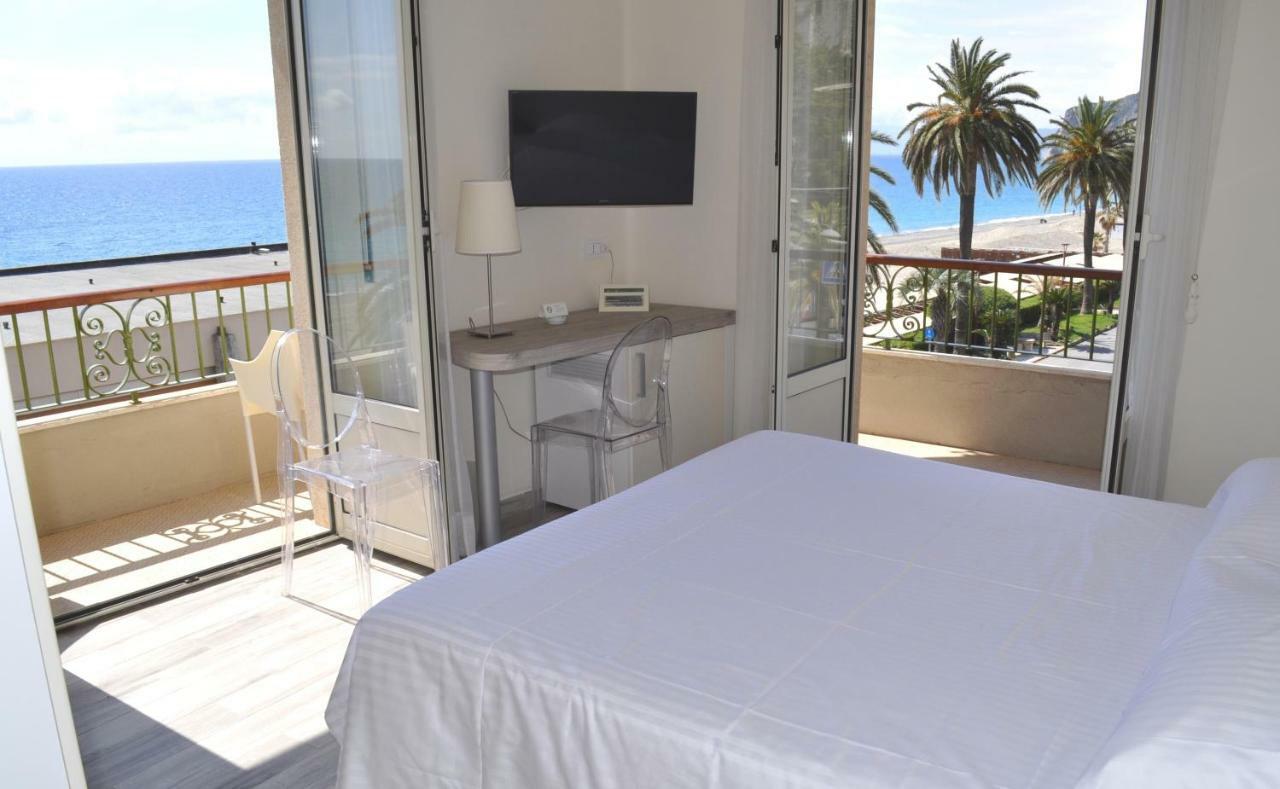 Hotel Boncardo Finale Ligure Eksteriør bilde